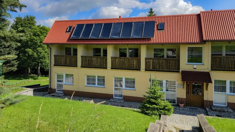 Budynek Smrek OW Przy Lesie od strony balkonów