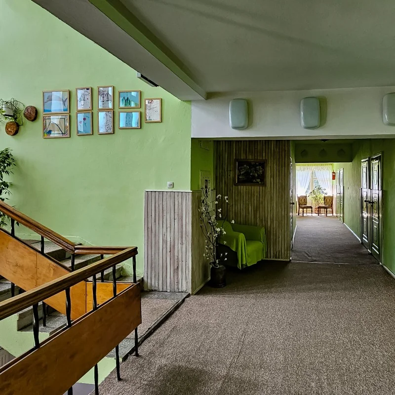 Korytarz w budynku Sosna OW Przy Lesie
