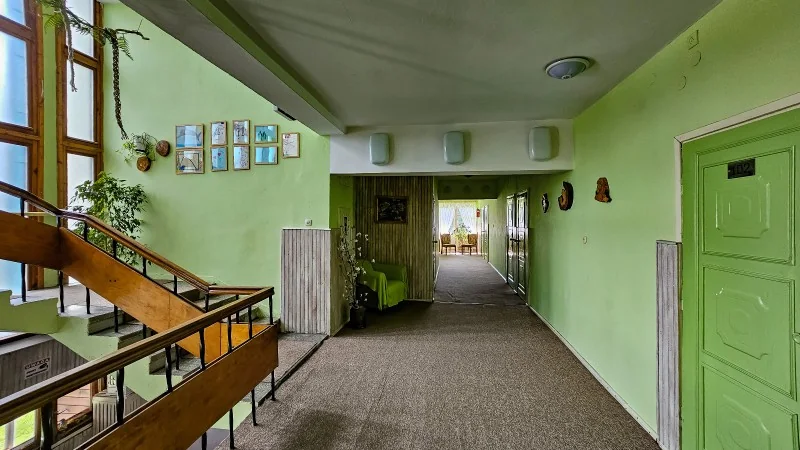 Korytarz w budynku Sosna OW Przy Lesie